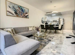 Bright one bedroom in JVC